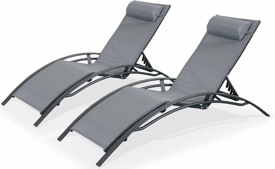 Set van 2 ligstoelen van aluminium en textileen