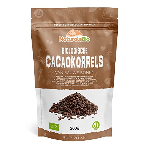 Rauwe Biologische Cacaobonen Stukjes 200 gr. Organic Raw Cacao Nibs. Bio, Natuurlijk en Zuiver. Geproduceerd in Peru van de boom theobroma cacao. Bron van Magnesium, Kalium en Ijzer. NaturaleBio