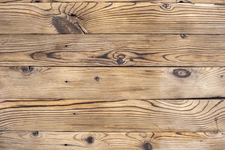 Robinia hout: Wat is het en waar is het bijzonder geschikt voor?